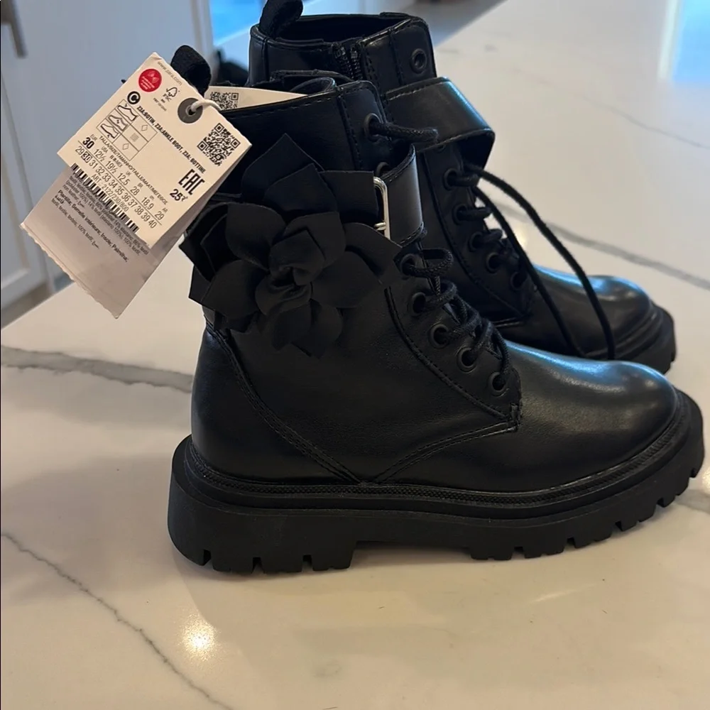 Zara leather Black kids Boots with Flower Detail girls size 30 (us 12.5)